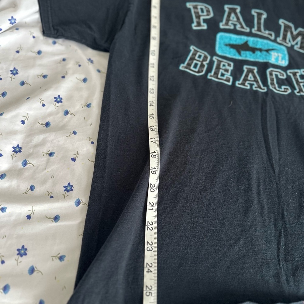 Vintage 90s / Y2K Fruit Of the Loom Palm Beach Graphic Black Short Sleeve Tee. - Picture 3 of 8